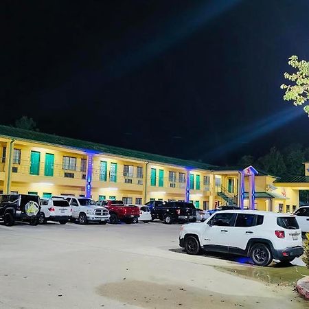 Scottish Inn & Suites Hankamer Exterior foto