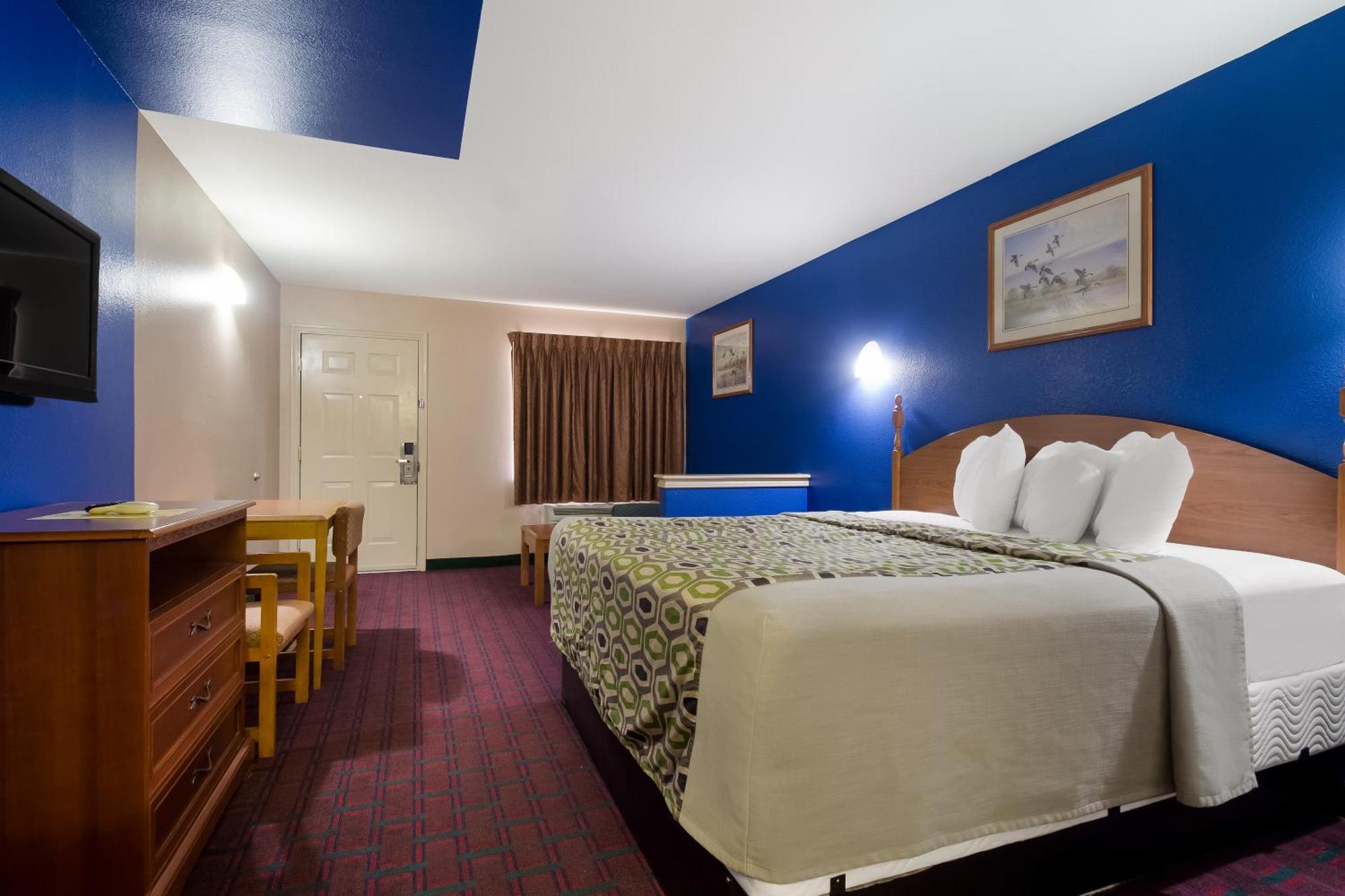 Scottish Inn & Suites Hankamer Exterior foto