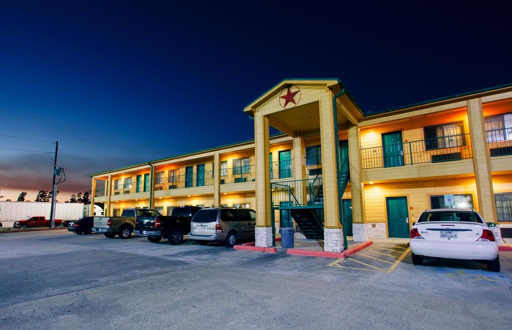 Scottish Inn & Suites Hankamer Exterior foto